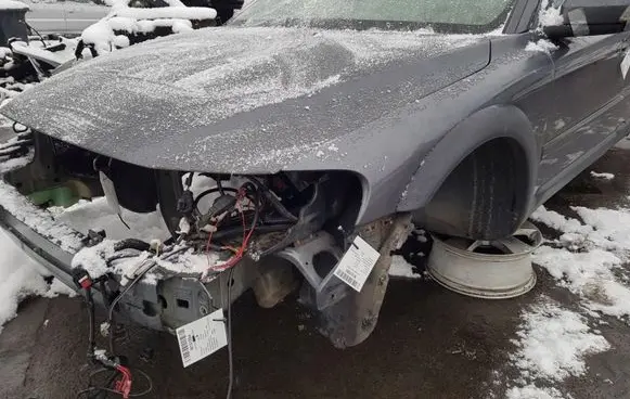 Volvo XC70 Front quarter panel 455-00