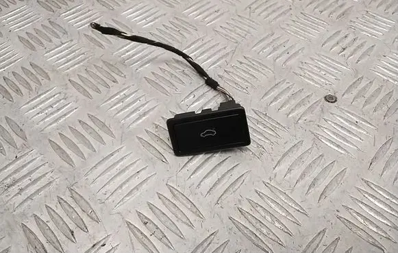Volkswagen PASSAT B8 Tailgate/boot open switch button 3G0959831B