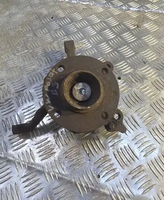 Volkswagen PASSAT B3 Front wheel hub 