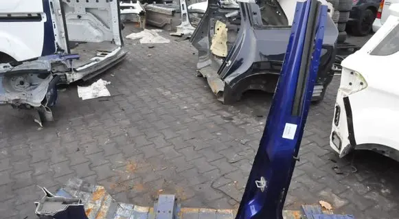 Ford Tourneo Pillar (middle) 