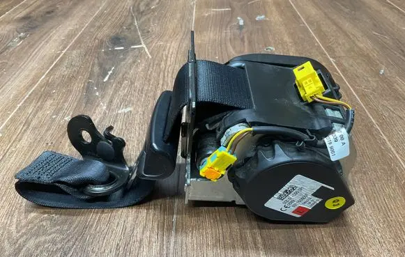 Mercedes-Benz E W213 Rear seatbelt A2138606700 A2138605301