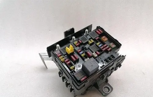 Lotus Emira Fuse box set 8891125211
