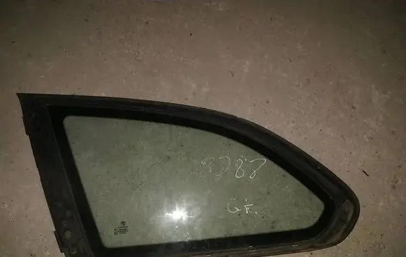 BMW 5 GT F07 Rear side window