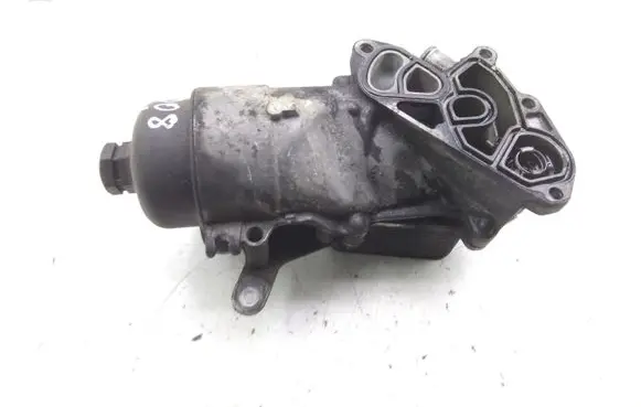 Peugeot 5008 Oil filter mounting bracket