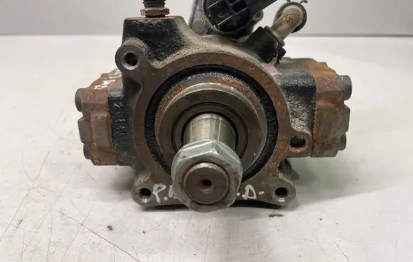 Volkswagen PASSAT B7 Fuel injection high pressure pump 03L130755H