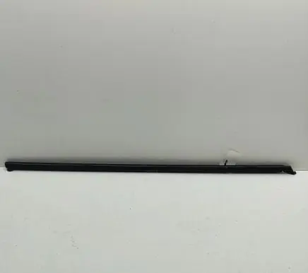 Porsche Macan (95B) Door glass trim 95C837476B 95C837477