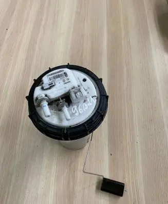 Opel Vivaro In-tank fuel pump 172027392R