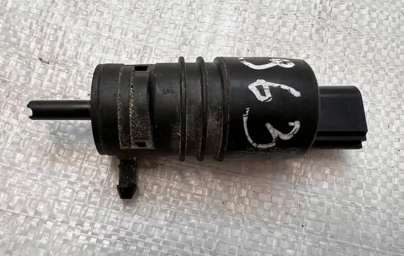 BMW 5 E60 E61 Windscreen/windshield washer pump 6934160