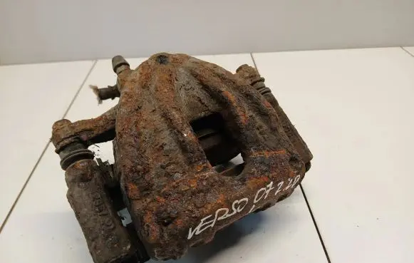 Toyota Corolla Verso AR10 Front brake caliper