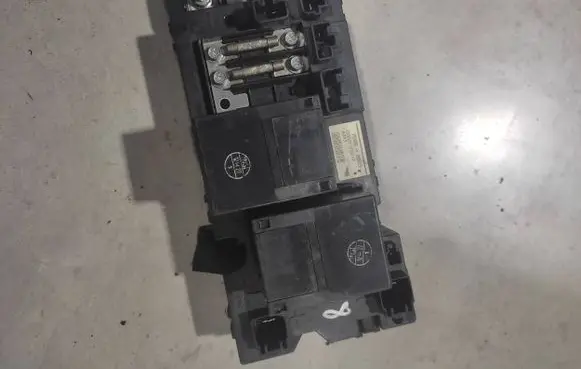Lexus GS 300 350 430 450H Fuse module G92Z128010 7A090003