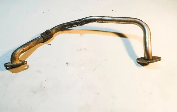 Volkswagen PASSAT B6 Engine coolant pipe/hose 03G131521A