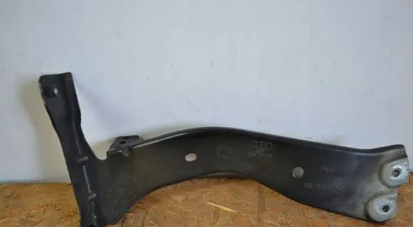 Audi Q3 F3 Fender mounting bracket 83A821131