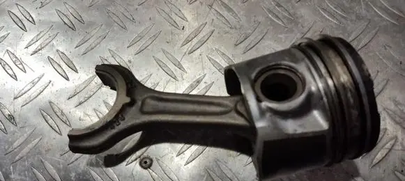 Citroen C3 Piston with connecting rod