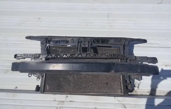 Volkswagen Polo IV 9N3 Radiator support slam panel VE4