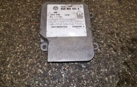 Volkswagen PASSAT B5 Airbag control unit/module 6Q0909605B