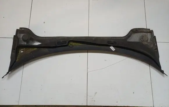 Audi A3 S3 8P Wiper trim 8P1819415E