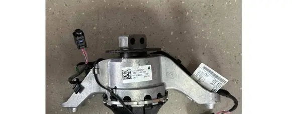 Mercedes-Benz C W206 Engine mount vacuum valve A2062403701 2062403701