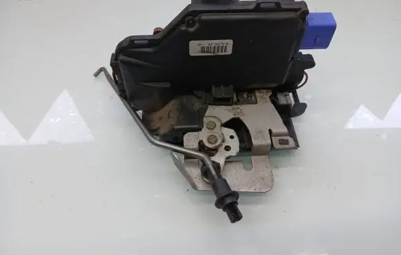 Audi A3 S3 8P Front door lock 4E1837016 164E1837016