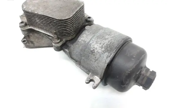 Oil filter mounting bracket