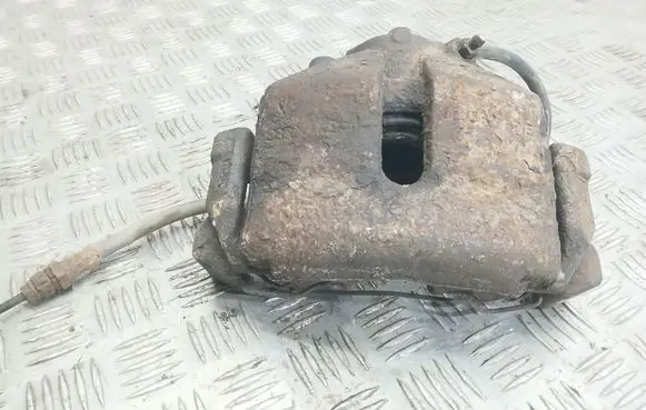 Volkswagen Touran I Front brake caliper