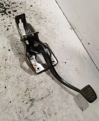 Toyota Corolla Verso AR10 Brake pedal