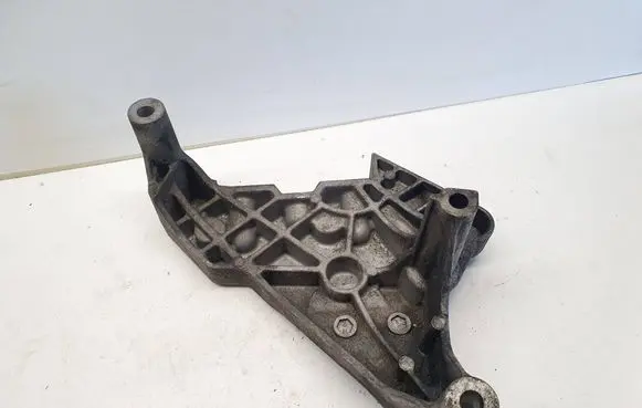 Volkswagen PASSAT B6 Engine mounting bracket 03G199207F V200KTS7
