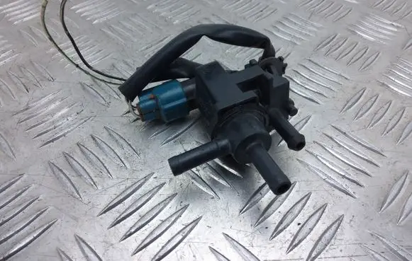 Toyota Corolla Verso AR10 Turbo solenoid valve 9008091231