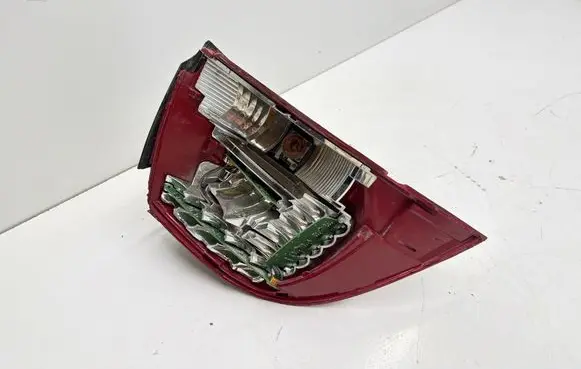 Volkswagen Touareg II Rear/tail lights 7P6945207 90018302