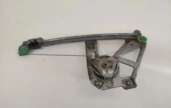 Rear door manual window regulator