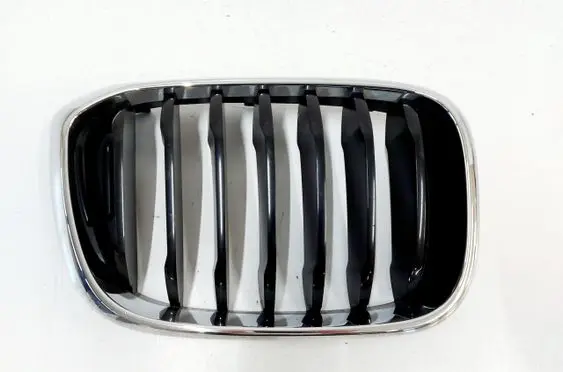 BMW X3 G01 Front bumper upper radiator grill 7469436