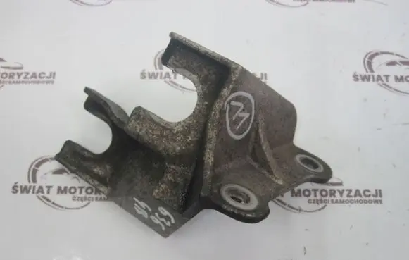 Opel Antara Gear shift cable bracket 22757780