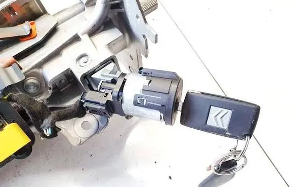 Citroen C4 Grand Picasso Ignition lock 9663123380