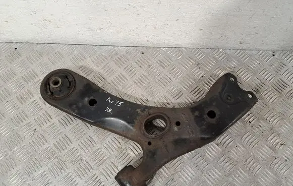 Toyota Avensis T270 Front control arm 4806905080