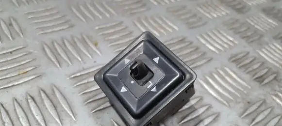 Mitsubishi Space Runner Wing mirror switch 2775