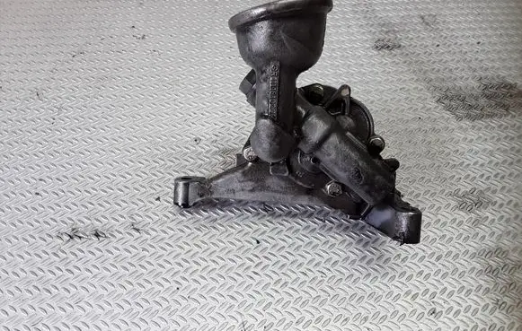Mercedes-Benz C W202 Oil pump 6041810401