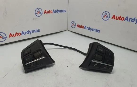 Steering wheel buttons/switches
