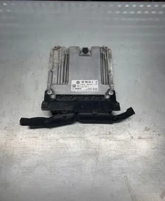 Volkswagen PASSAT B6 Engine control unit/module 03C906021A 03C906021 0261S04469