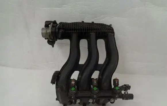 Peugeot 208 I Intake manifold 9815190880