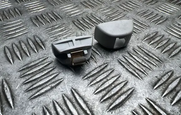 Seat Arona Sun visor clip/hook/bracket 4G0857562