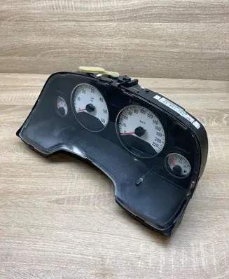 Opel Zafira A Speedometer (instrument cluster) 24461761JN