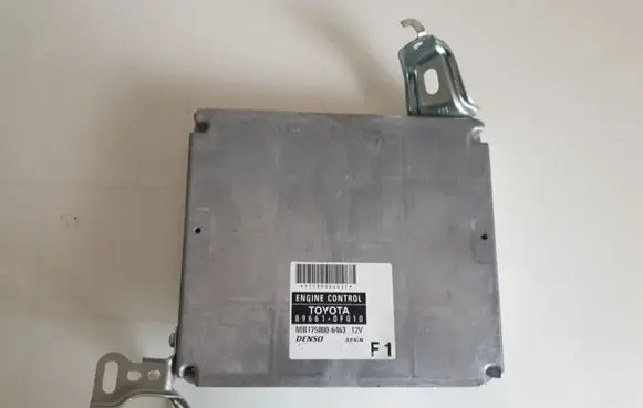 Toyota Corolla Verso E121 Engine control unit/module 896610F010