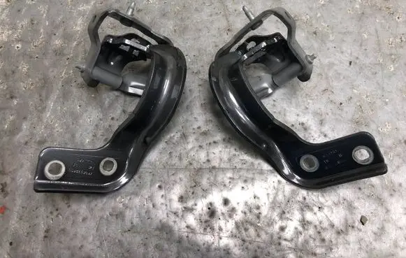 Audi Q5 SQ5 Tailgate/trunk/boot hinge 8R0827299B-BILI 8R0827299B 8R0827300B