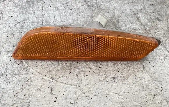 Cadillac CTS Front bumper turn signal 25699094