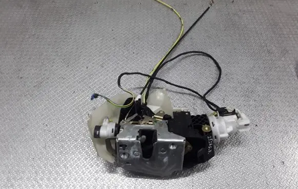 Mercedes-Benz S W220 Rear door lock 2207304135