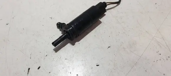 Volkswagen Golf V Headlight washer pump 3B7955681