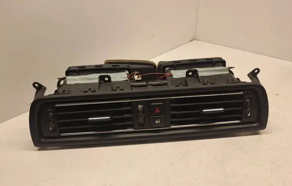 BMW 6 F06 Gran coupe Dash center air vent grill 16828110