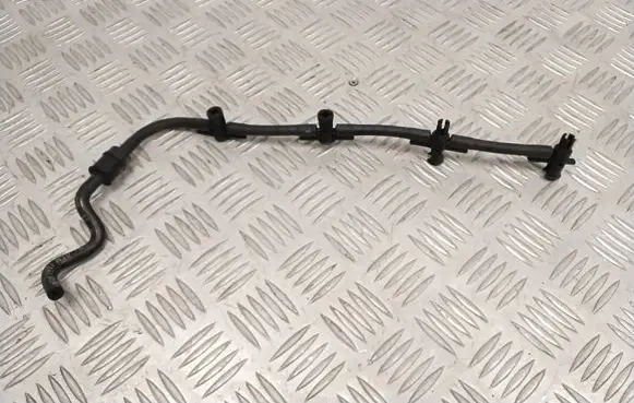 Volkswagen PASSAT B6 Fuel return line/hose 