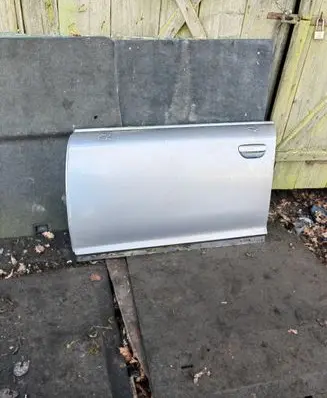 Audi A6 S6 C6 4F Front door