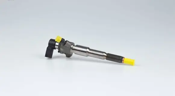 Nissan Navara D23 Fuel injector 166000372R 04423649 1660000Q2F