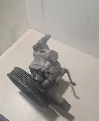 BMW 5 E60 E61 Power steering pump 6774698